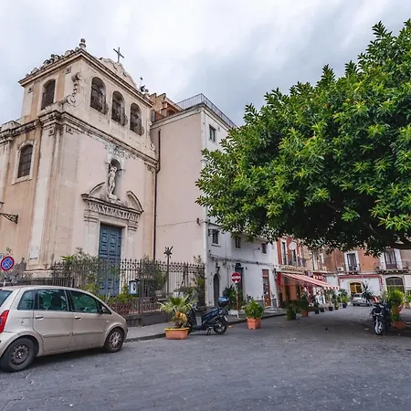 Appartamento Ursino With Balcony By Wonderful Italy